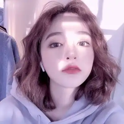 女生好看的气质头像时尚的妹子染个发色更吸睛哦
