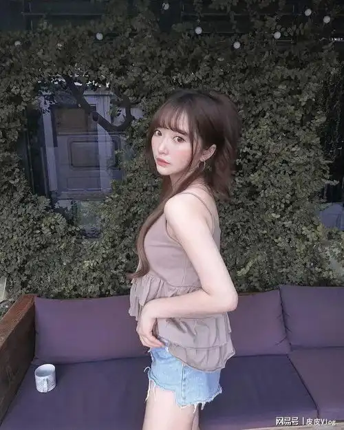 台湾主播mita映晨,30岁如少女,甜美诱人,纯欲感十足