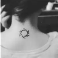 女生性感纹身个性头像纹身的性感女生