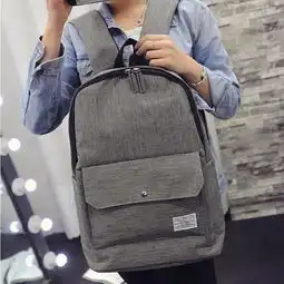 欧美头像女背着包双肩包