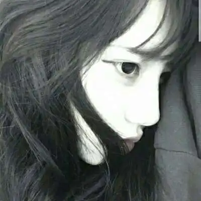 qq头像女短头发伤感
