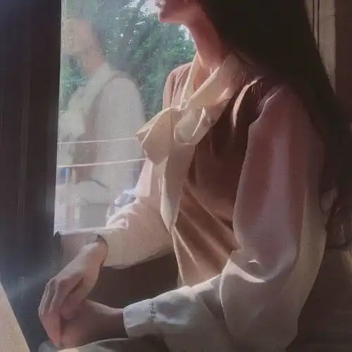 最伤感扎心的头像女生被