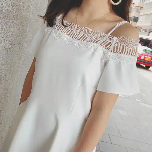 百变女王的美搭吊带连衣裙,提升气质必备美物,时髦不过时