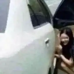 男司机高速路上尿急好解决,女司机憋尿憋不住怎么办