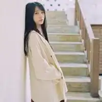 侧脸长发唯美头像女高圆圆