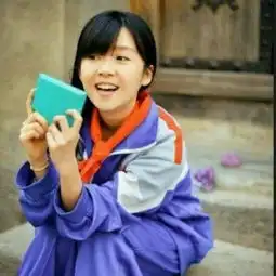 qq头像女学生穿校服黄磊