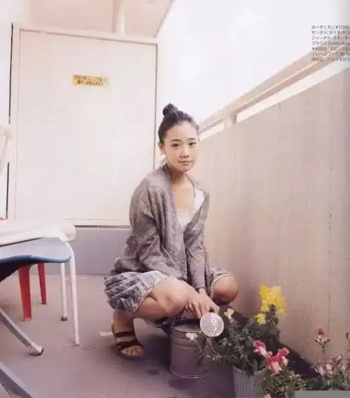 上田义彦一个执着于灰暗影像的摄影师这次却拍了一个明媚的女子