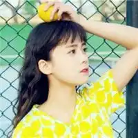 女生闺蜜头像拿手机