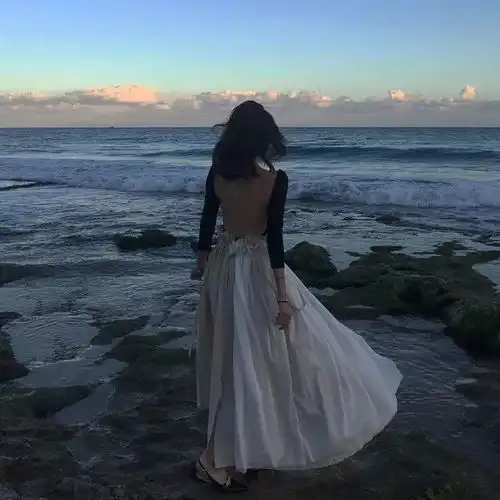 真人夕阳背影头像女