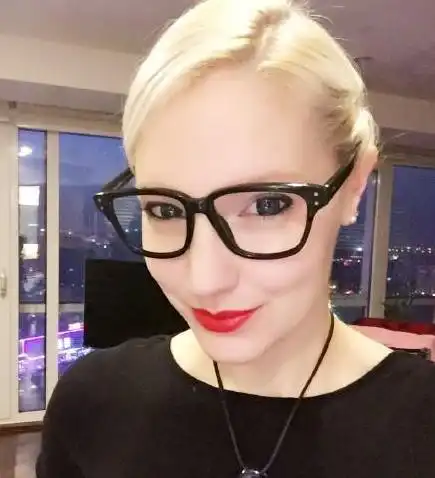 撒贝宁妻子近照曝光身材高挑身份特殊撒贝宁被嫌弃