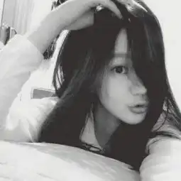 女生黑白霸气的头像qq简约只想被宠成三岁小朋友