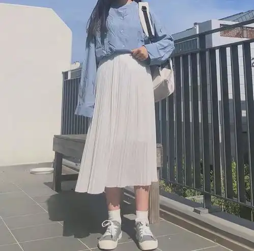 女生的纯欲风衬衫穿搭