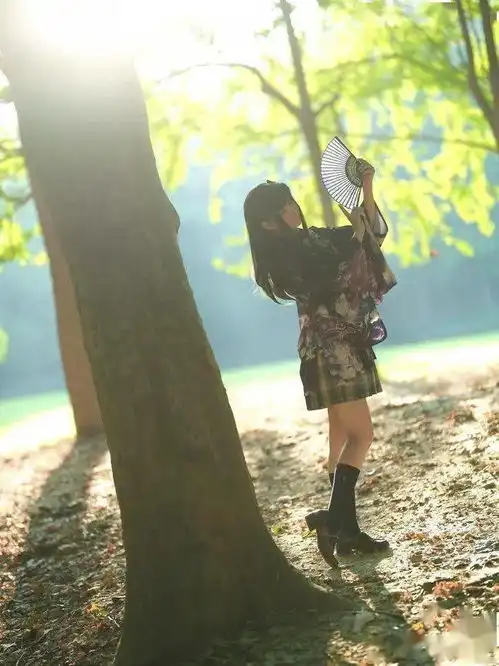 jk私影羽织与制服少女