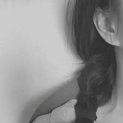 2018黑白头像女生背影孤独好好照顾自己不要奢望别人来疼你