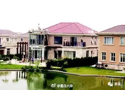 李湘豪宅仅一角就秒大半娱乐圈,却撞上背景强大的红三代女星,输的惨烈