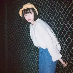 美女做头像的图片伤感的