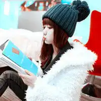 俏皮女生qq头像都说每一个女孩都是折翼的天使